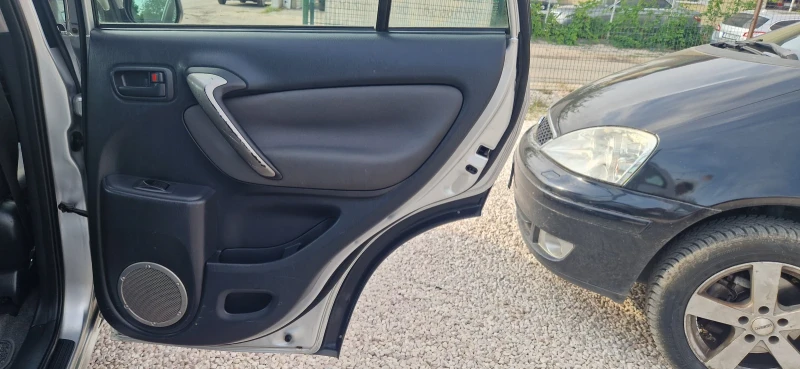 Toyota Rav4 2.0 D4D-4х4 ИТАЛИЯ, снимка 13 - Автомобили и джипове - 51830191