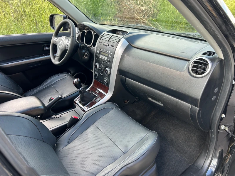 Suzuki Grand vitara 2.0, снимка 10 - Автомобили и джипове - 52832085