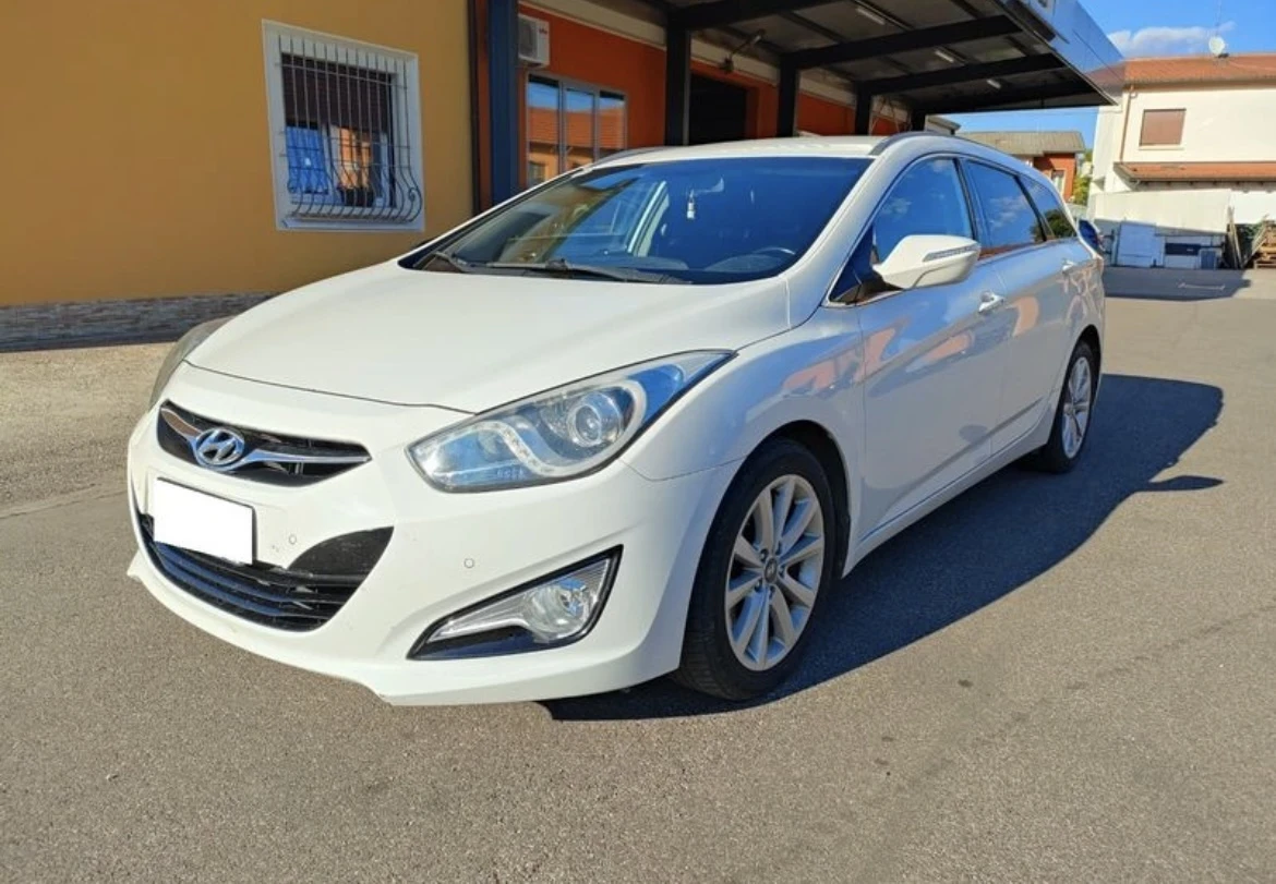 Hyundai I40 1.7 crdi навигация автоматик , снимка 1