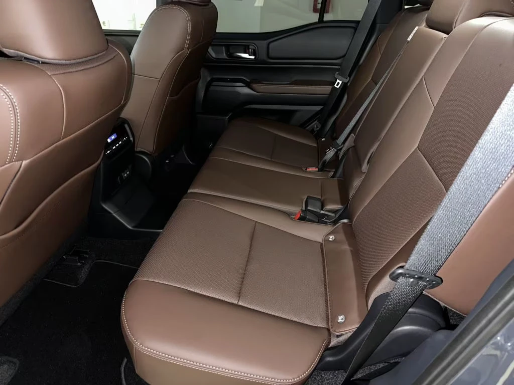 Toyota Land cruiser !/LC250/204HP/EXECUTIVE/360/CPLAY/NAVI/LED/586g | Mobile.bg   13