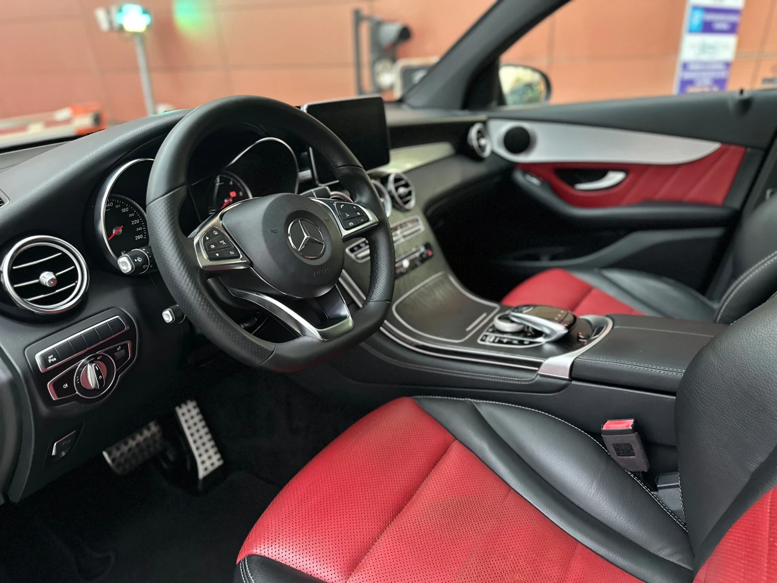 Mercedes-Benz GLC 250 AMG COUPE 4MATIC ШИБЕДАХ PREMIUM - изображение 7