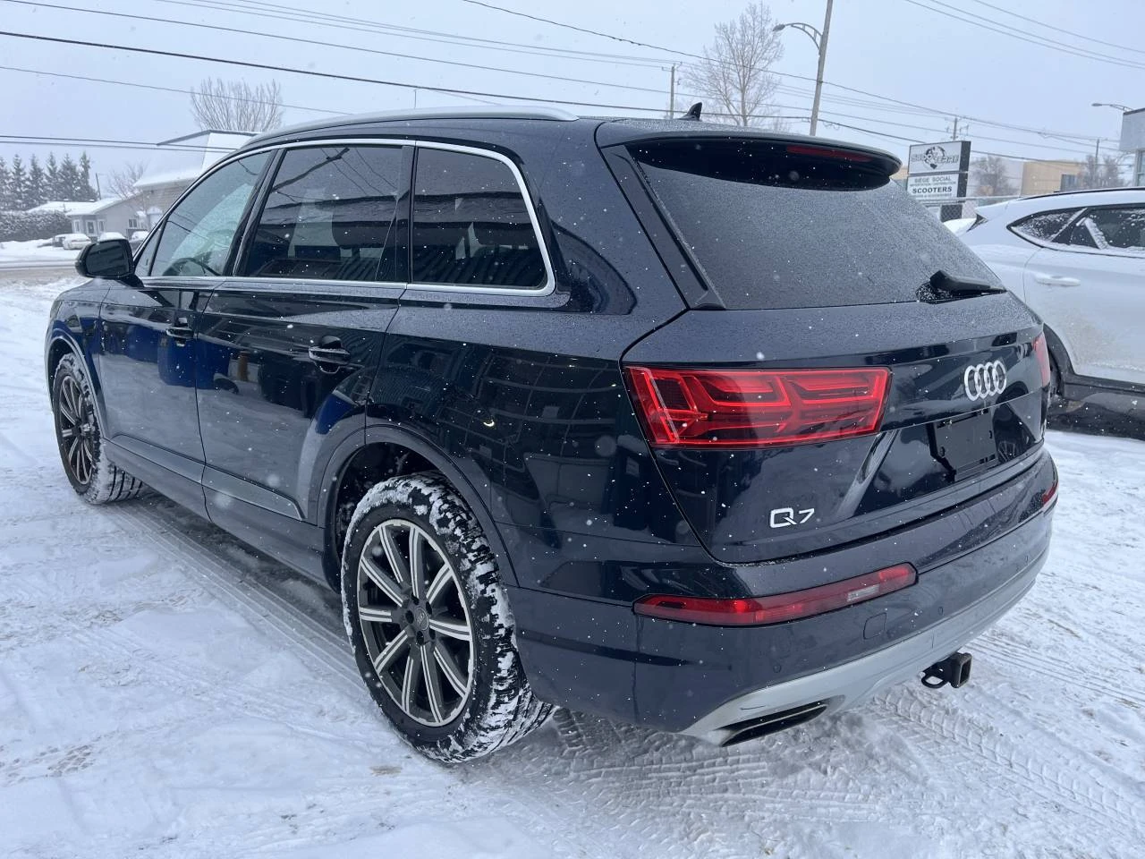 Audi Q7 TECHNIK| MATRIX| DISTRONIK| PANO| ОБДУХ| DIGITAL| , снимка 5 - Автомобили и джипове - 53746530