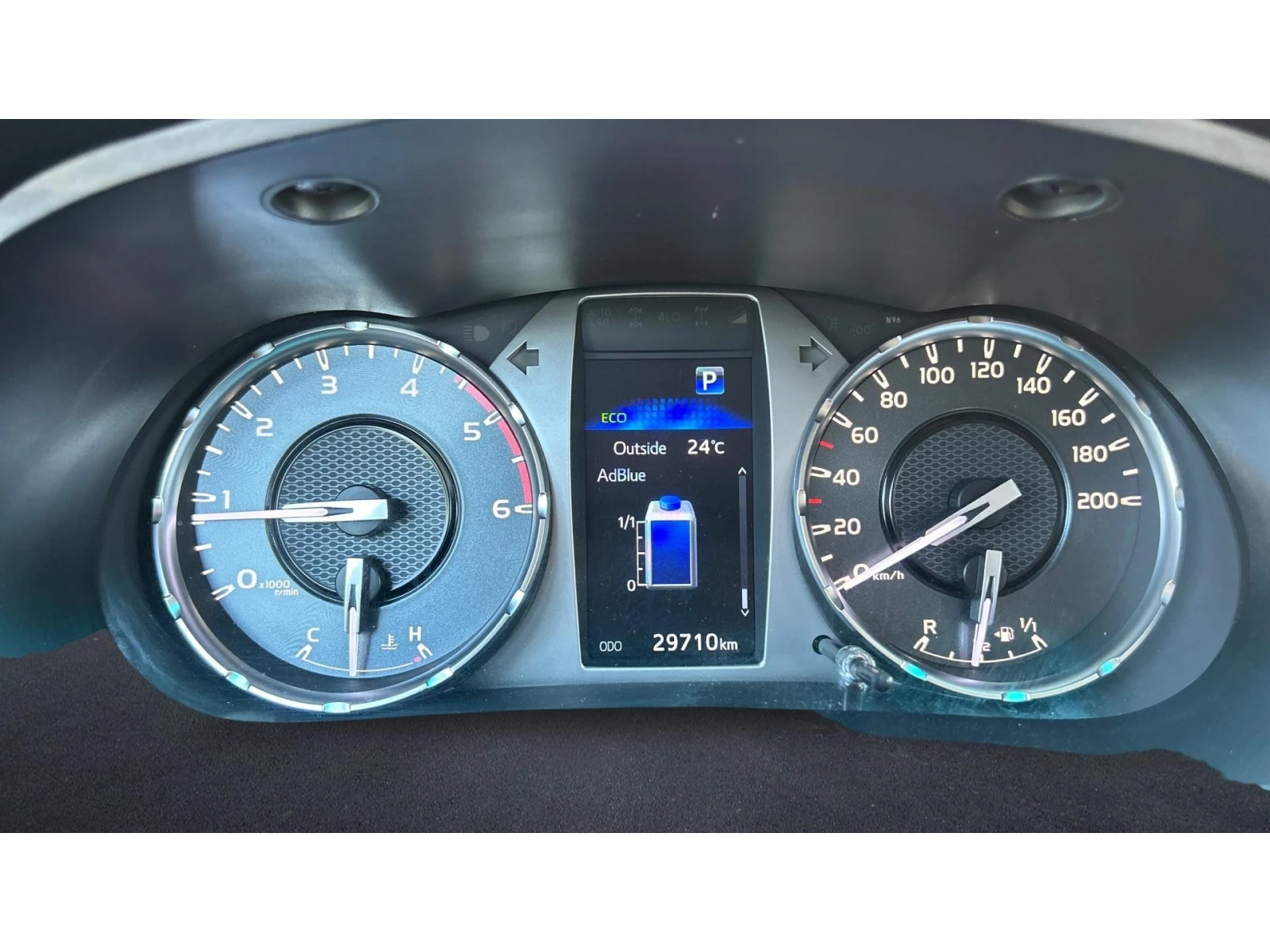 Toyota Hilux Месечна вноска от 550  , снимка 14 - Автомобили и джипове - 54720984