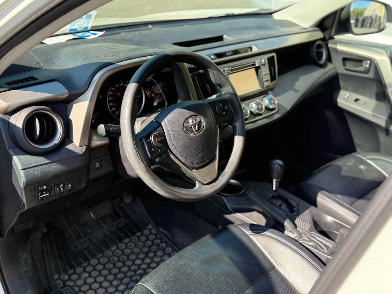 Toyota Rav4 * LE * CARFAX * 2 КЛЮЧА * KEYLESS * ПОДГРЕВ, снимка 5 - Автомобили и джипове - 54831970