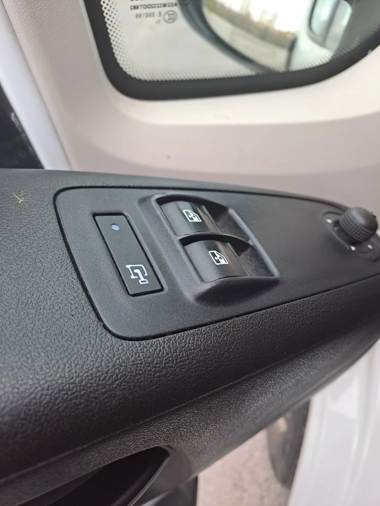 Peugeot Boxer, снимка 9 - Бусове и автобуси - 53019841