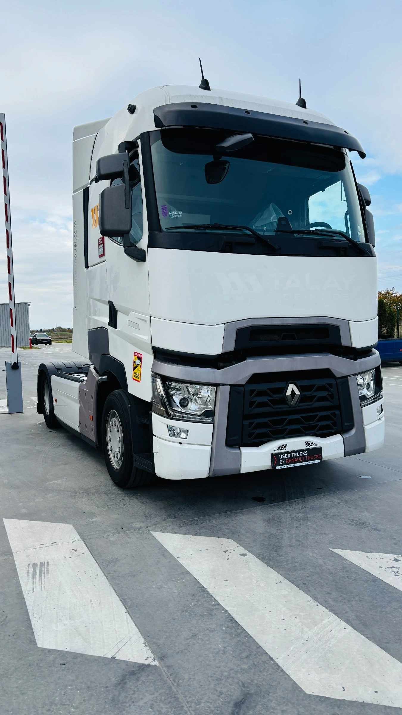 Renault T * 520*    *  | Mobile.bg   2