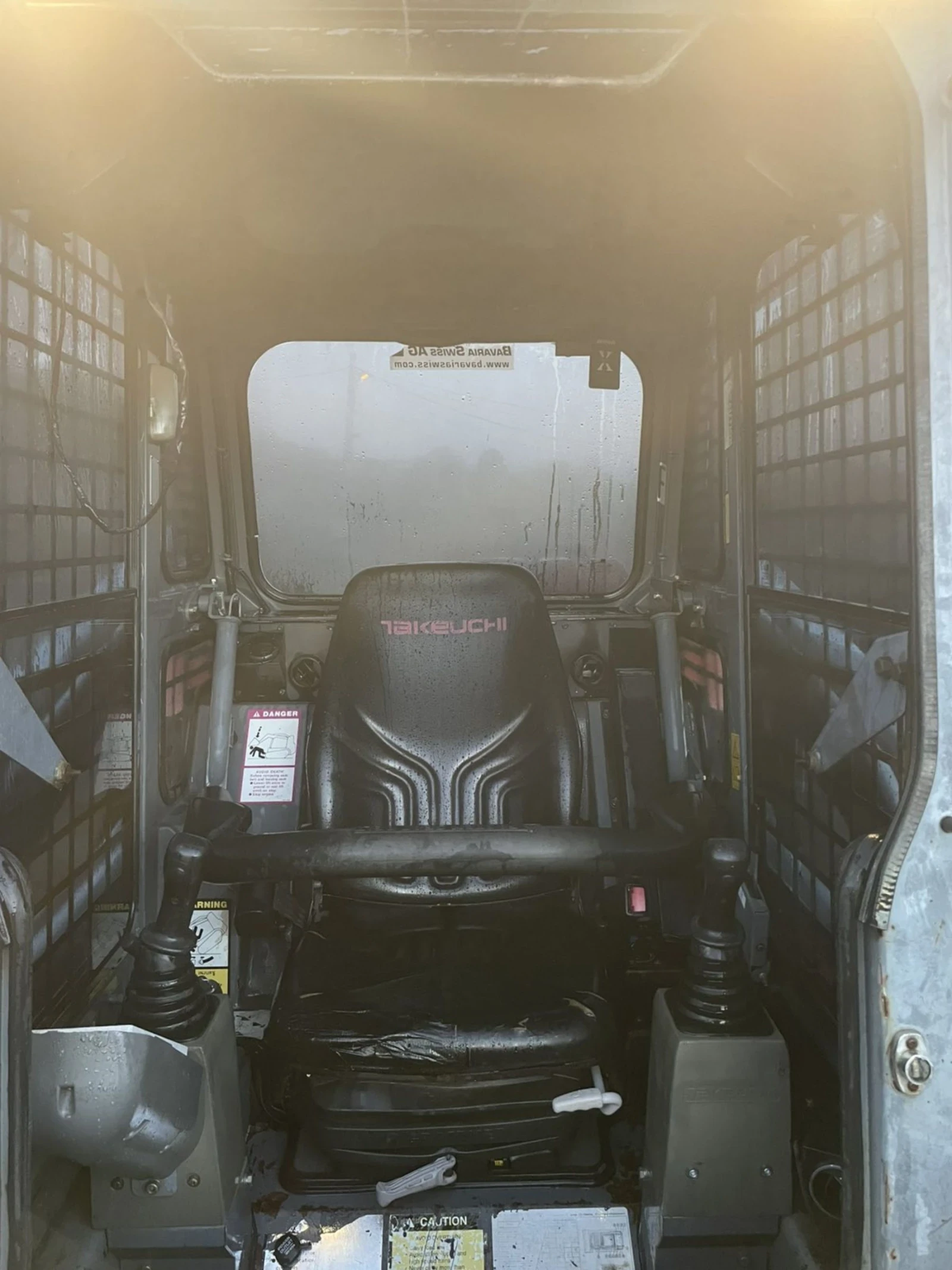 Мини челни товарачи Takeuchi, снимка 6 - Индустриална техника - 54259012