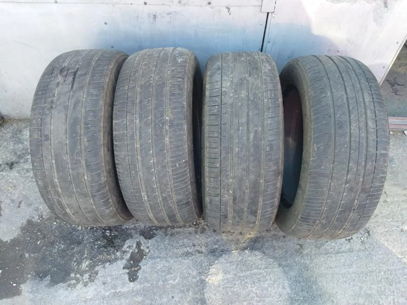 Гуми Летни 255/55R18, снимка 1 - Гуми и джанти - 28599909