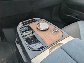 BMW iX 40 xDrive, снимка 9