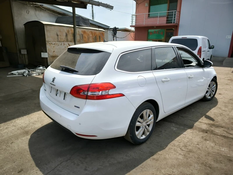 Peugeot 308 1.6 Blue HDI, снимка 5 - Автомобили и джипове - 39858189