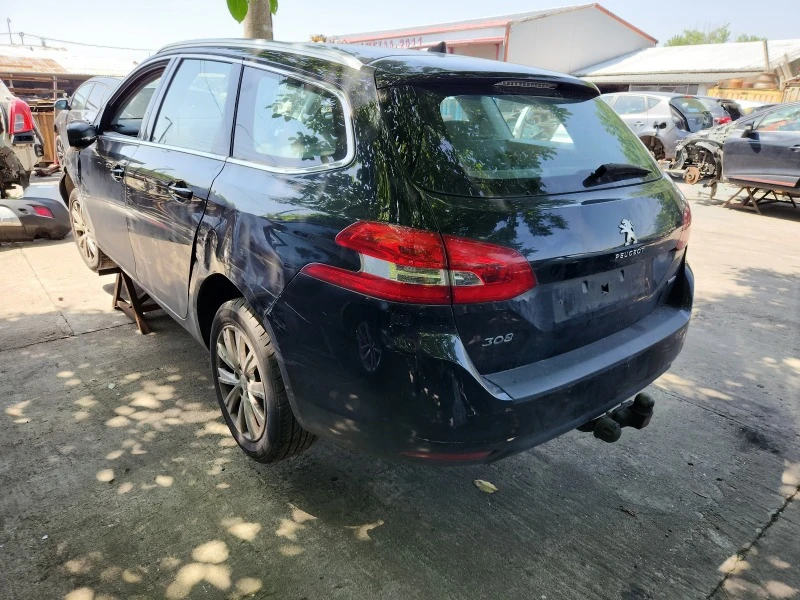 Peugeot 308 1.6 Blue HDI, снимка 9 - Автомобили и джипове - 39858189