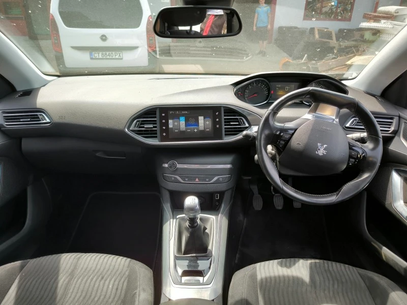 Peugeot 308 1.6 Blue HDI, снимка 6 - Автомобили и джипове - 39858189