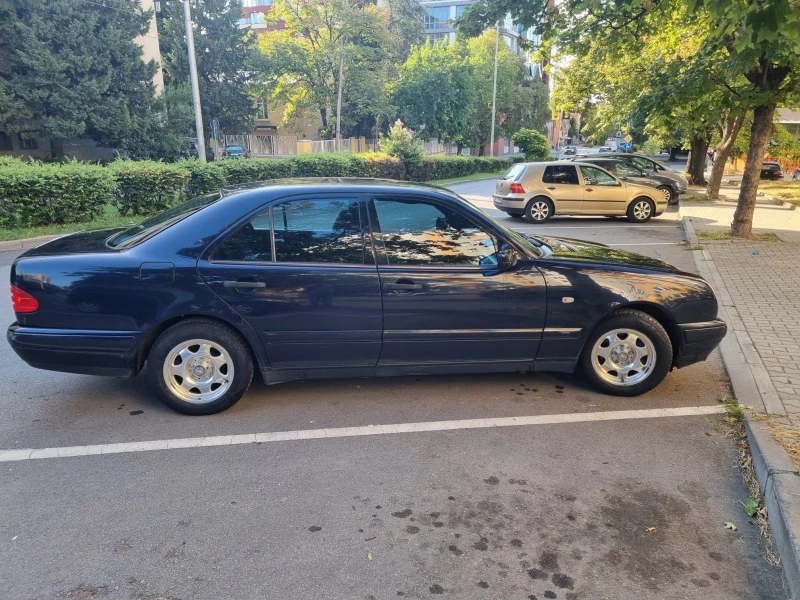 Mercedes-Benz E 250, снимка 2 - Автомобили и джипове - 46962930