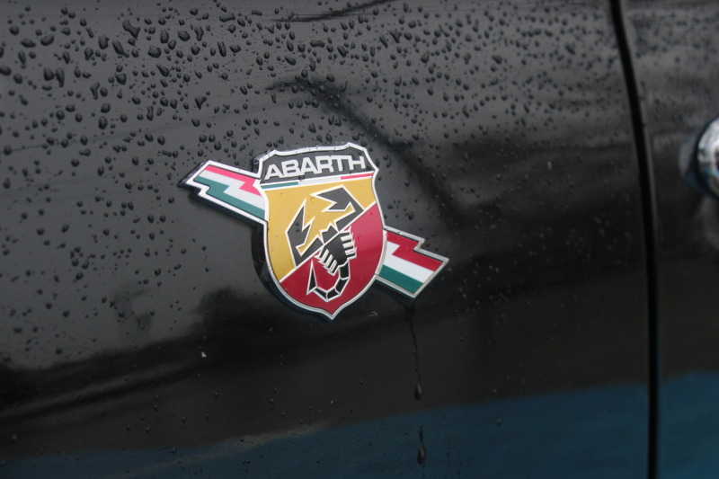 Abarth 595 1.4T* 160кс АВТОМАТ, снимка 14 - Автомобили и джипове - 43898043