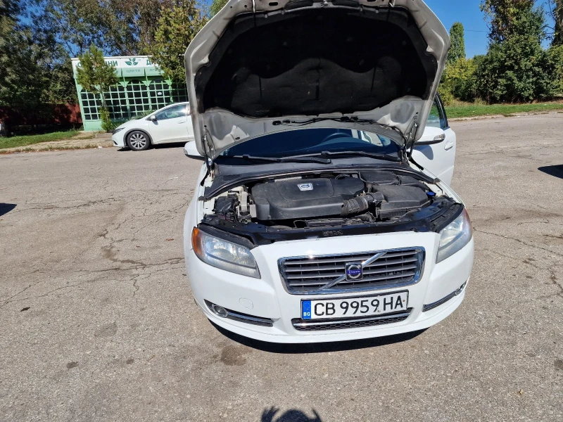 Volvo V70 2.0, D4, снимка 15 - Автомобили и джипове - 47363923