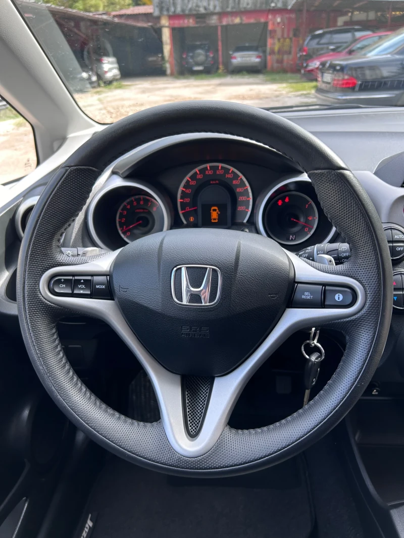 Honda Jazz 1.4i Sport Swiss, снимка 11 - Автомобили и джипове - 49564221