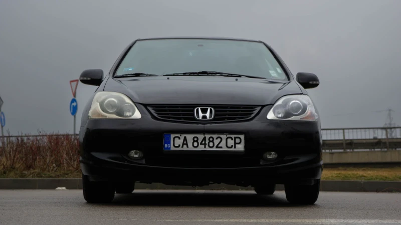 Honda Civic 1.6 Бензин VTEC 115 кс, Facelift, снимка 3 - Автомобили и джипове - 49389423