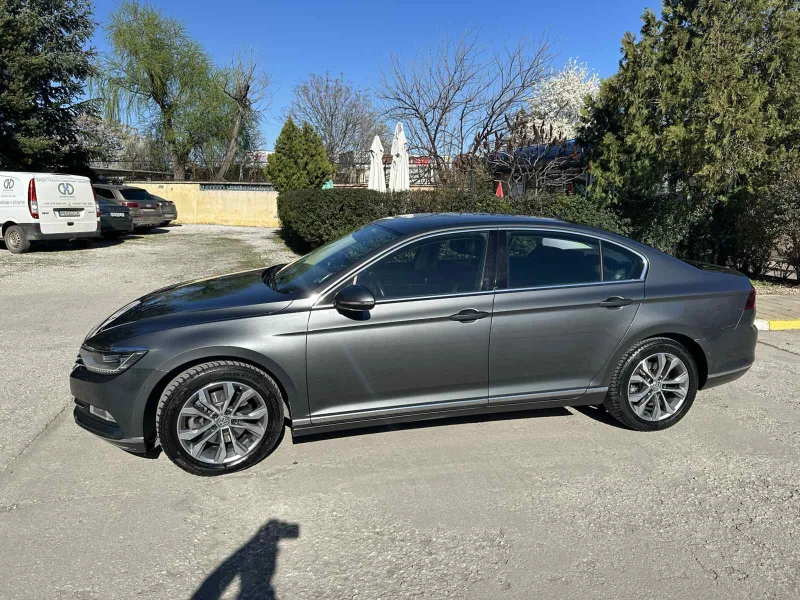 VW Passat Highline 2.0TDI DSG Първи собственик, снимка 2 - Автомобили и джипове - 49606874