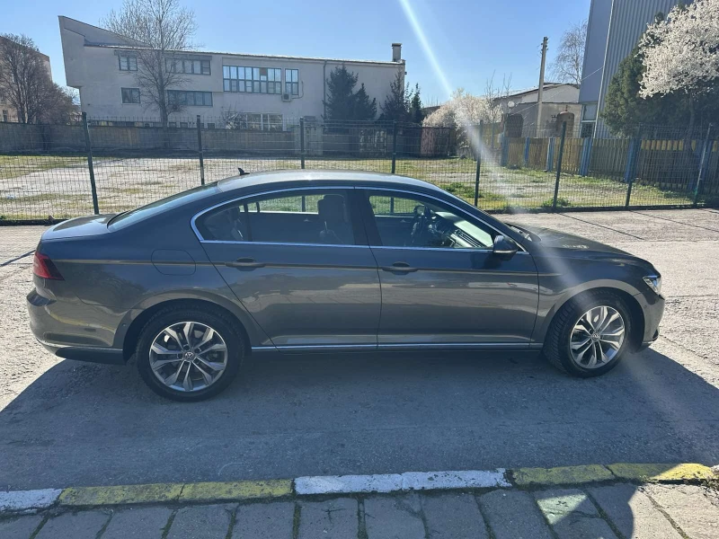 VW Passat Highline 2.0TDI DSG Първи собственик, снимка 6 - Автомобили и джипове - 49606874