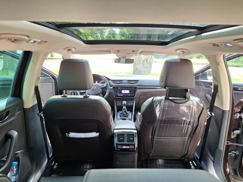 Skoda Superb 2.0 TDI Laurin & Klement, снимка 11 - Автомобили и джипове - 52568868