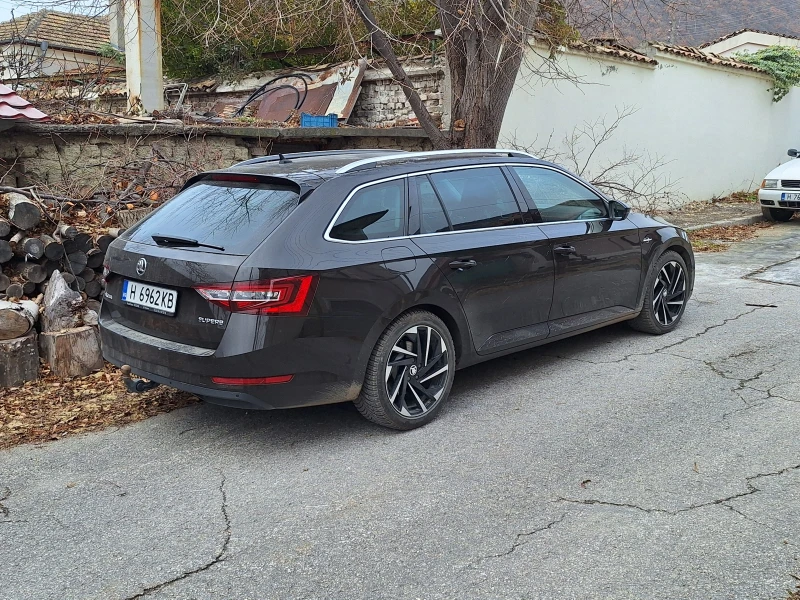 Skoda Superb 2.0 TDI Laurin & Klement, снимка 2 - Автомобили и джипове - 52568868