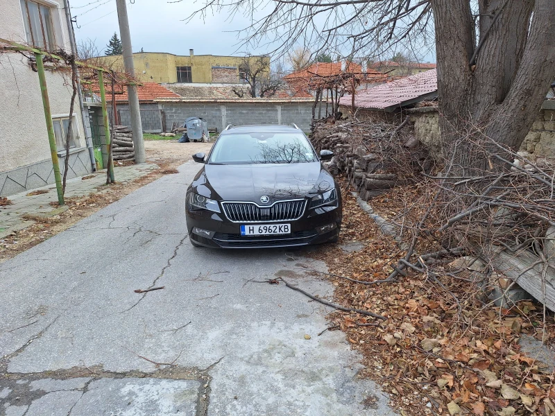 Skoda Superb 2.0 TDI Laurin & Klement, снимка 3 - Автомобили и джипове - 52568868