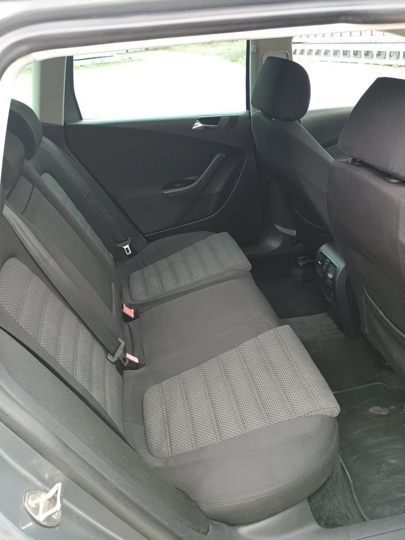 VW Passat 2.0 TDI, снимка 9 - Автомобили и джипове - 52294344
