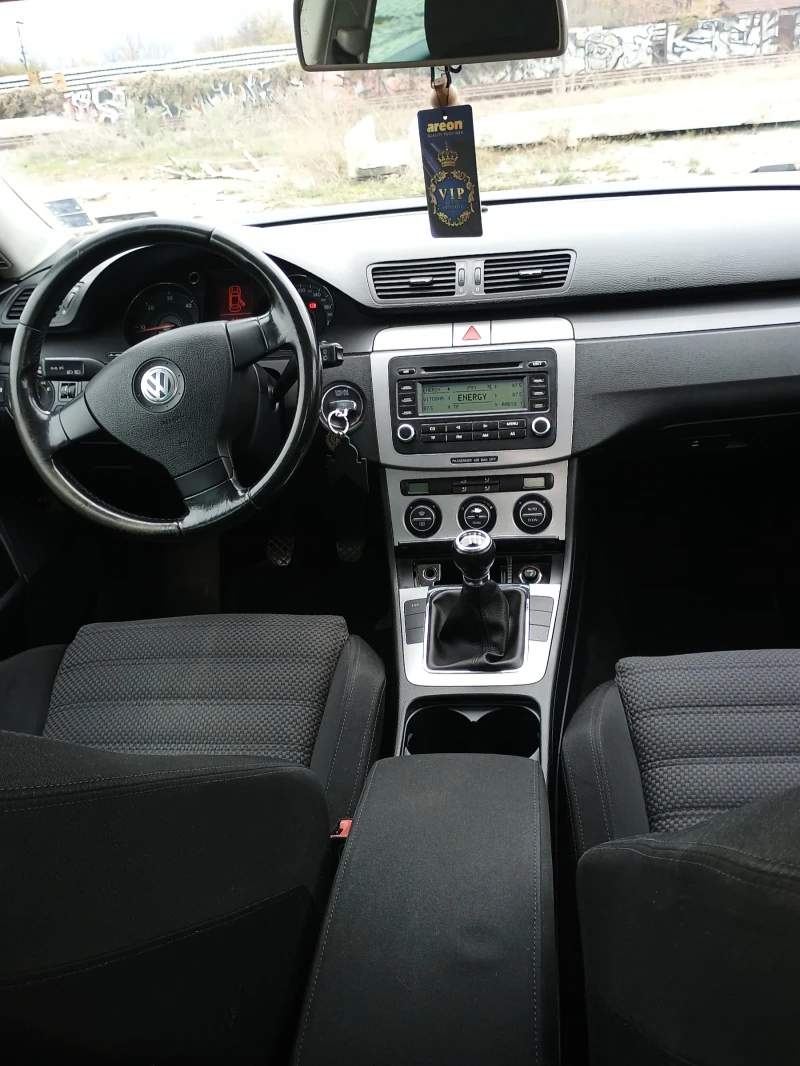 VW Passat 2.0 TDI, снимка 7 - Автомобили и джипове - 52294344