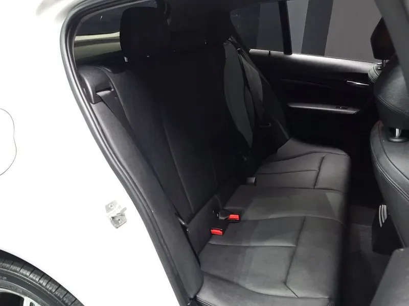 BMW 118 D Sports 5-Door, снимка 12 - Автомобили и джипове - 56162253