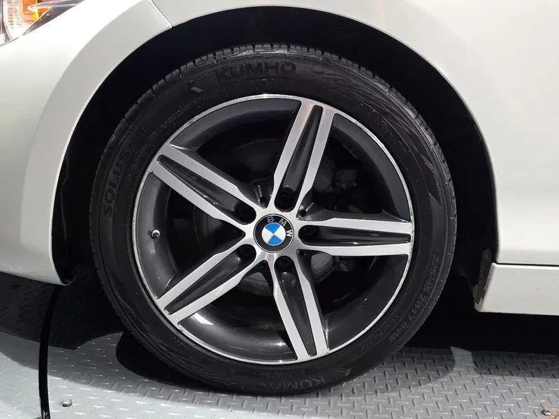 BMW 118 D Sports 5-Door, снимка 5 - Автомобили и джипове - 56162253