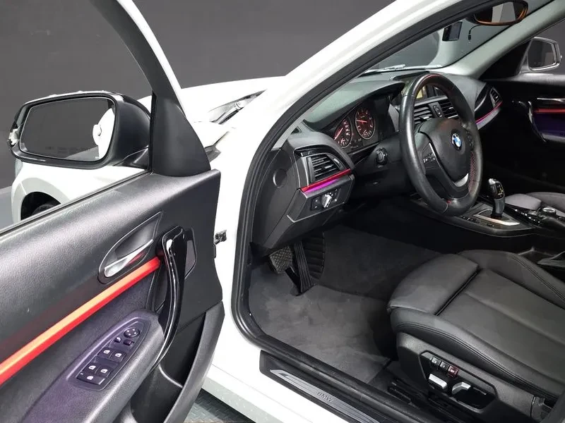 BMW 118 D Sports 5-Door, снимка 10 - Автомобили и джипове - 56162253