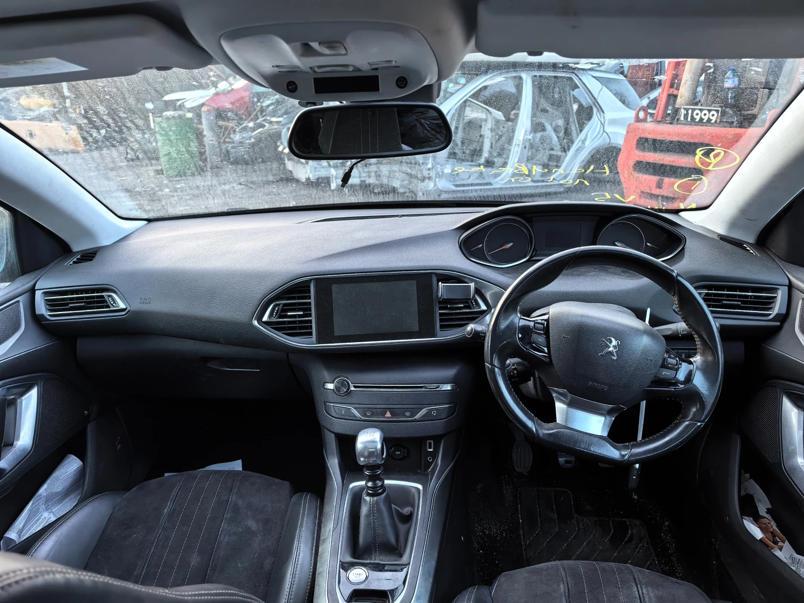 Peugeot 308 1.6 Blue HDI - изображение 6