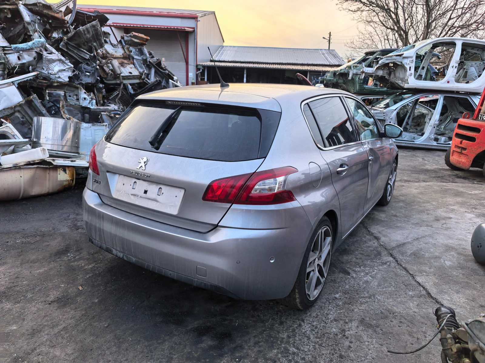 Peugeot 308 1.6 Blue HDI - изображение 4