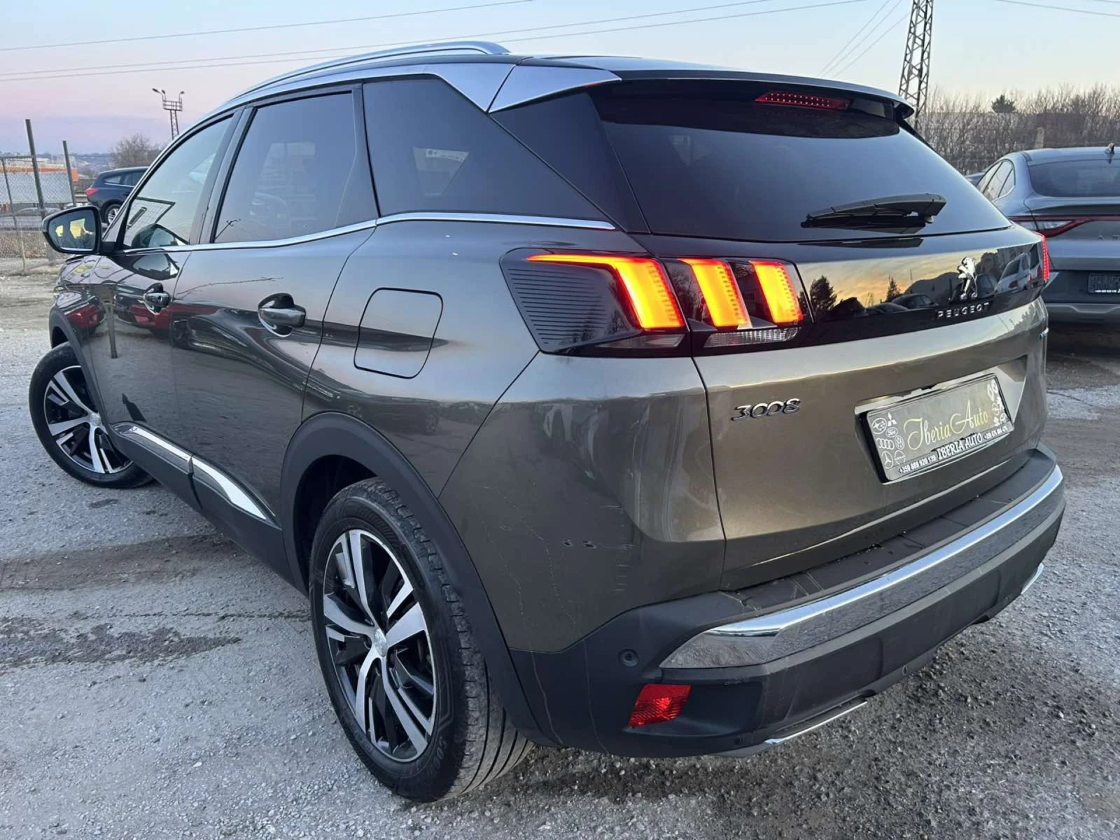 Peugeot 3008 1.6 hybrid 300 * GT line * 4x4 * NAVI * ACC *  - изображение 6