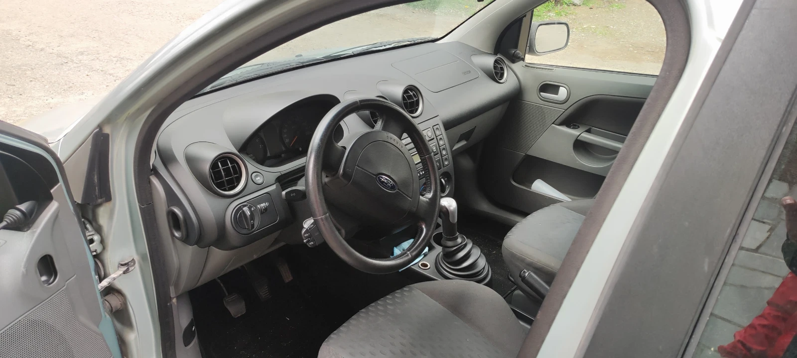 Ford Fiesta 1.4 i - изображение 10