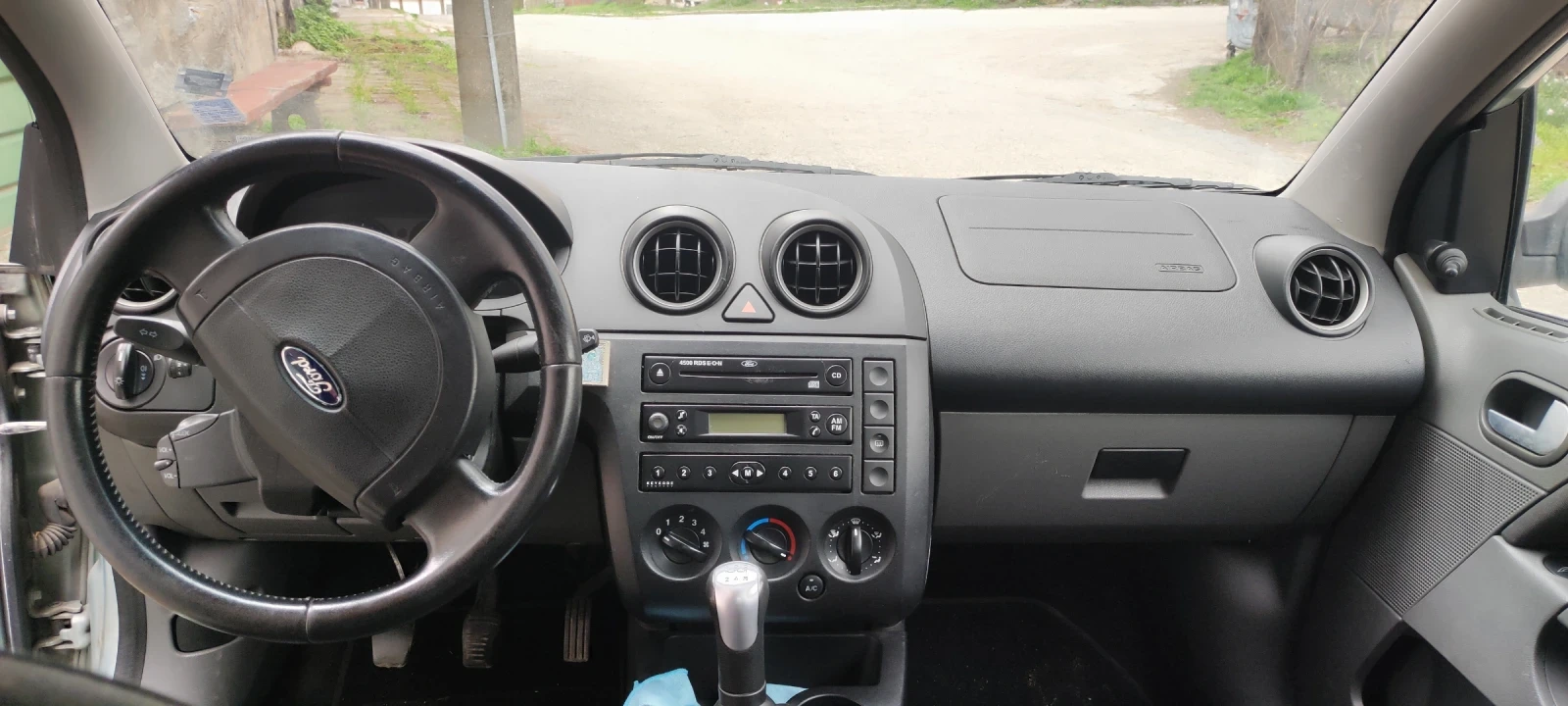 Ford Fiesta 1.4 i - изображение 9