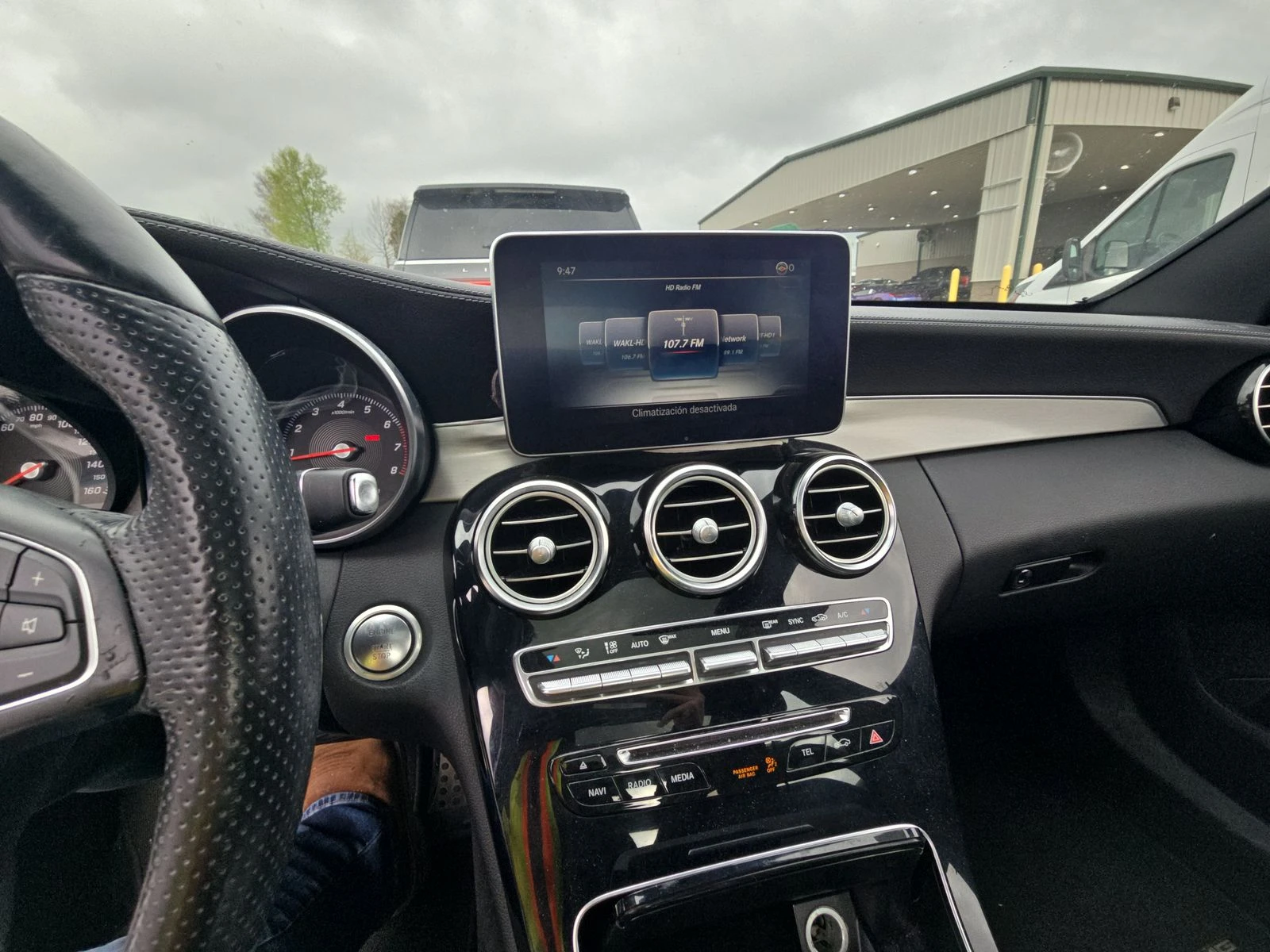 Mercedes-Benz C 300 AMG/BURMESTER/PANORAMA/KEYLESS/ПОДГРЕВ - изображение 10