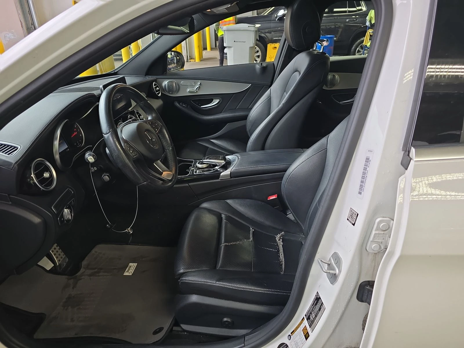 Mercedes-Benz C 300 AMG/BURMESTER/PANORAMA/KEYLESS/ПОДГРЕВ - изображение 8