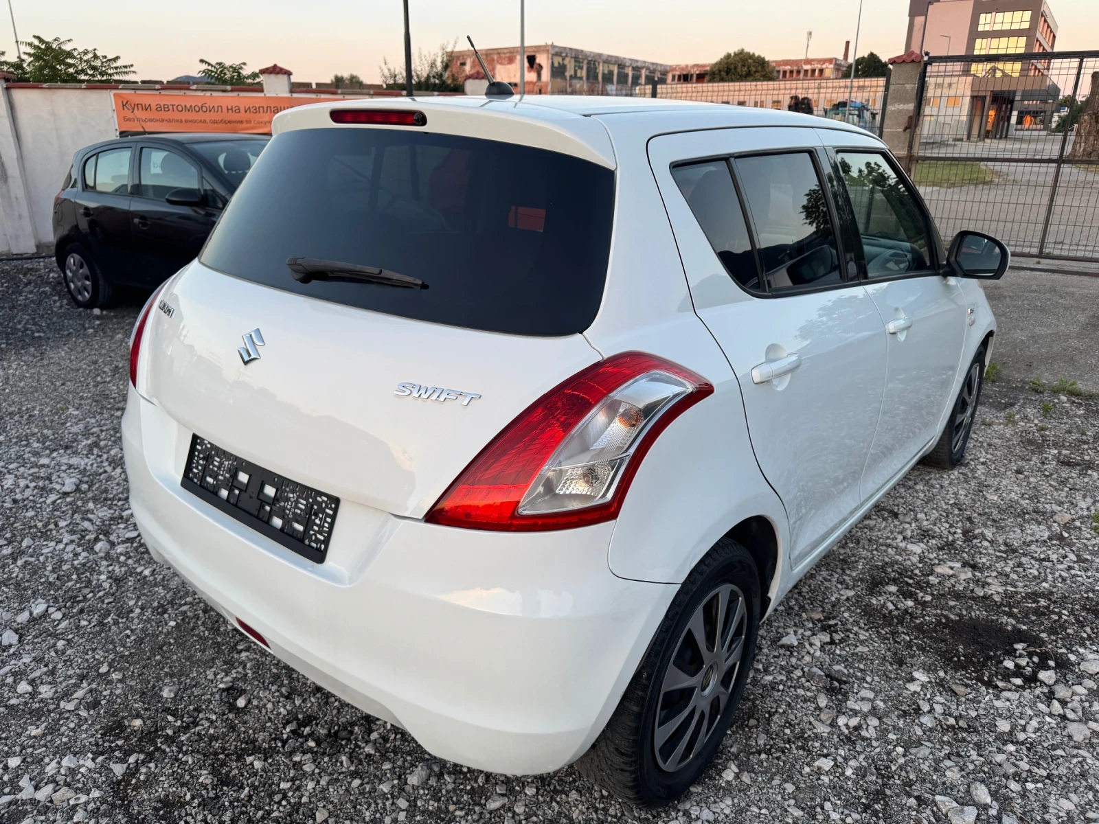 Suzuki Swift 1.3D KLIMA ITALY 178000km, снимка 7 - Автомобили и джипове - 53973707