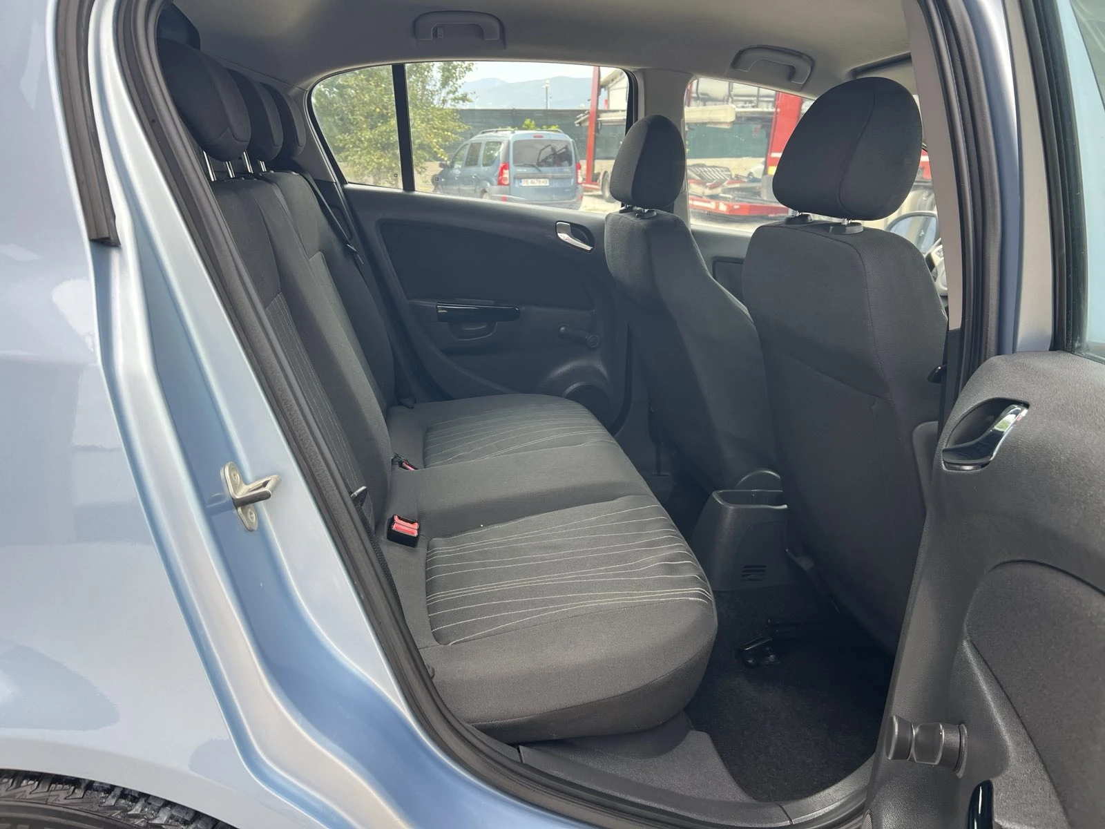 Opel Corsa 1.2 i  | Mobile.bg   11