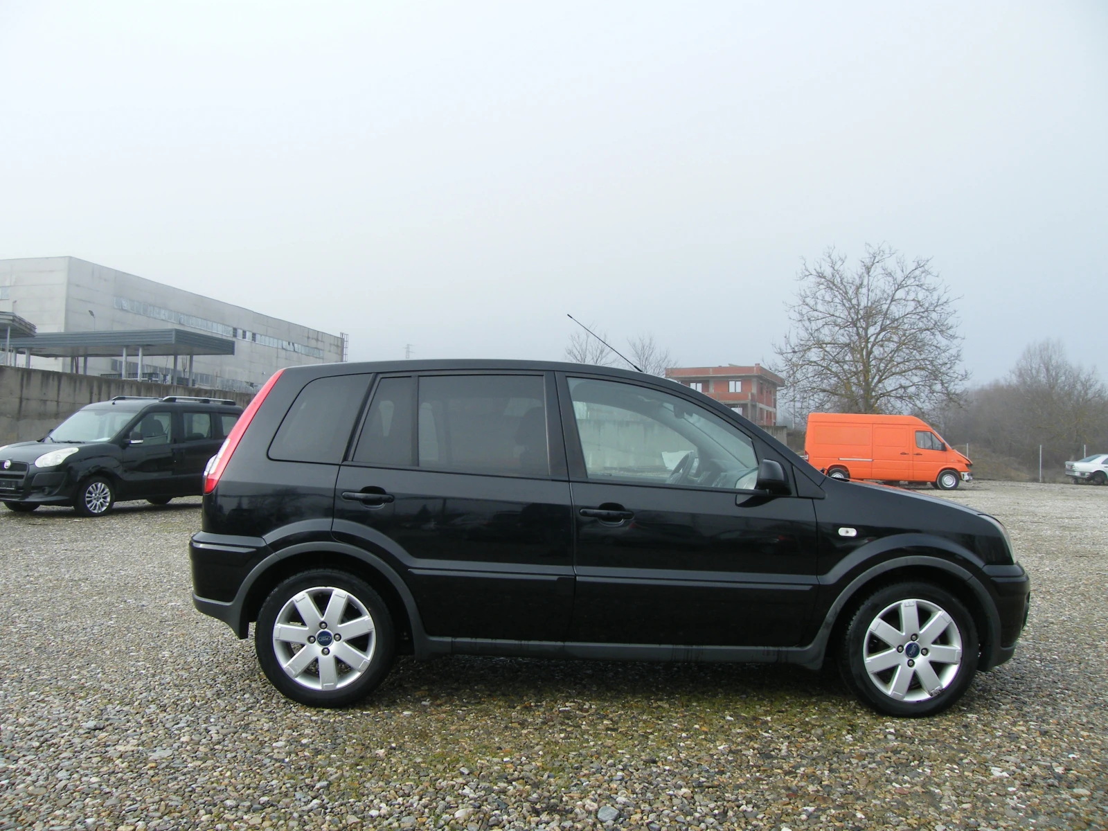 Ford Fusion 1.4 TDCI FACELIFT - изображение 3