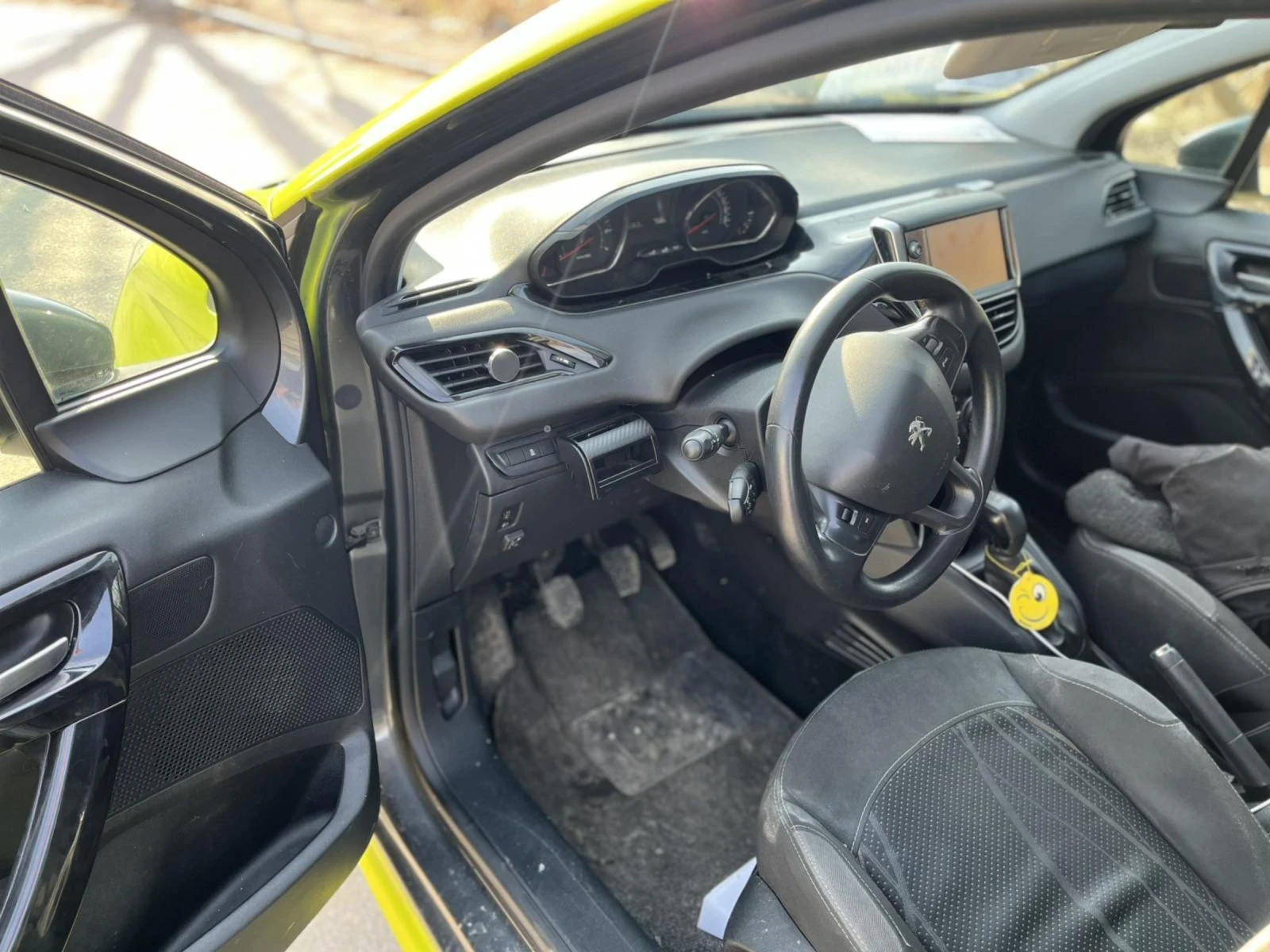 Peugeot 208, снимка 11 - Автомобили и джипове - 53726722