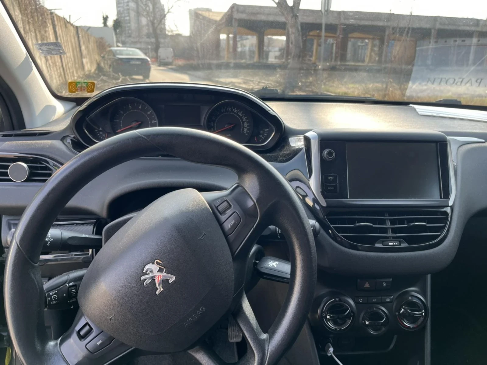 Peugeot 208, снимка 12 - Автомобили и джипове - 53726722