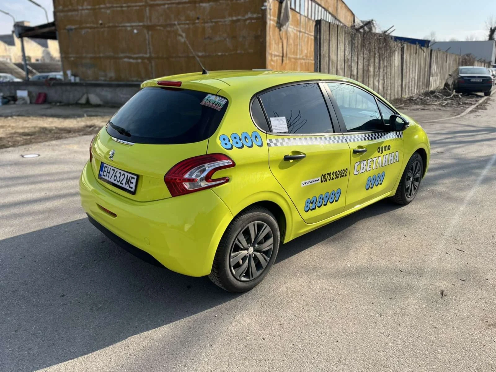 Peugeot 208  - изображение 6