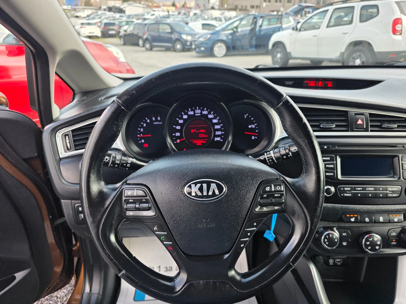 Kia Ceed 1.6CRDI 135K.C EURO6 LED , снимка 12 - Автомобили и джипове - 53726478