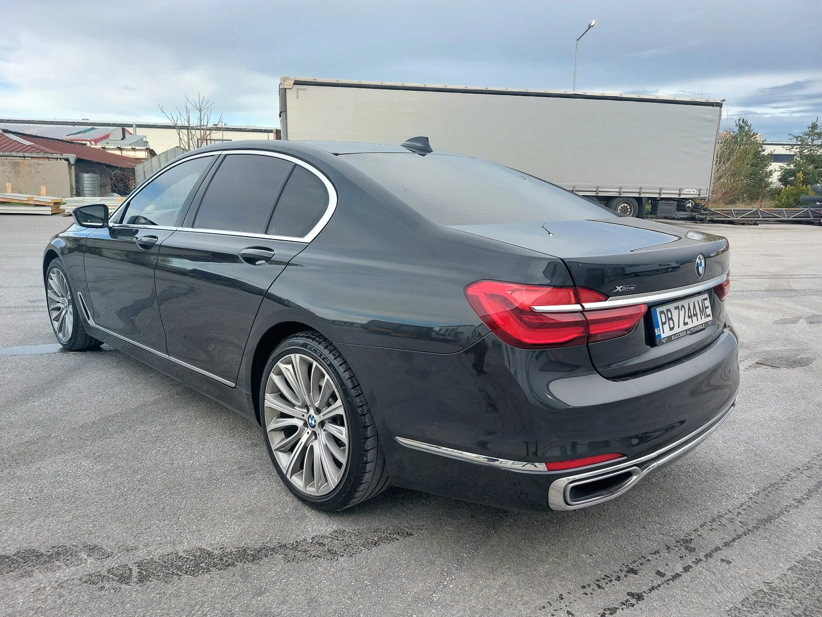 BMW 740 M XDRIVE, снимка 3 - Автомобили и джипове - 54084369