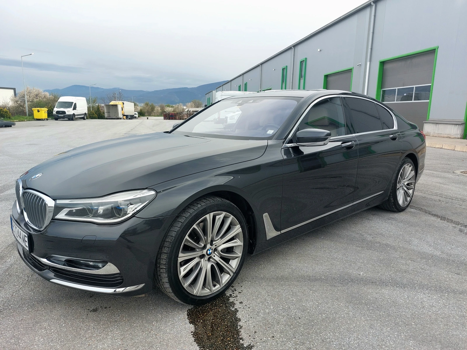 BMW 740 M XDRIVE, снимка 2 - Автомобили и джипове - 54084369