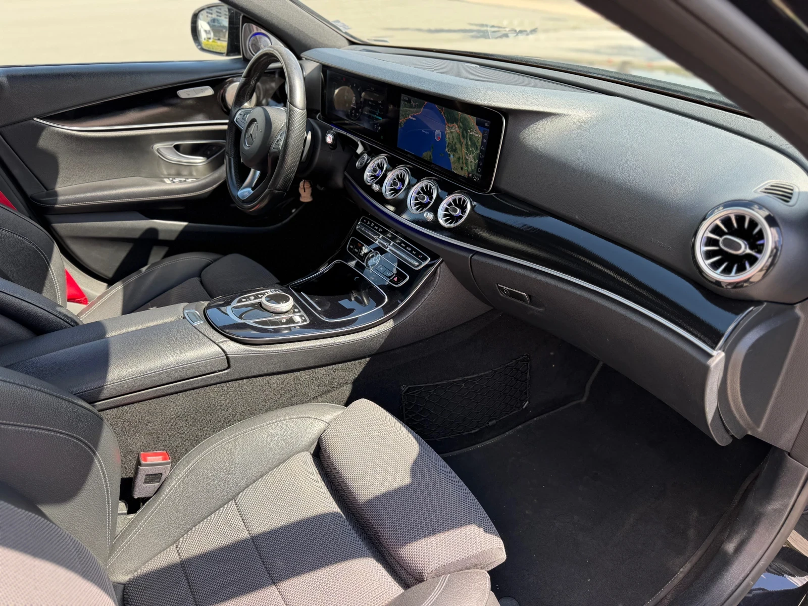 Mercedes-Benz E 220 BRABUS 800/ПАНОРАМА / AMBIENT PLUS / BURMESTER, снимка 6 - Автомобили и джипове - 54140804