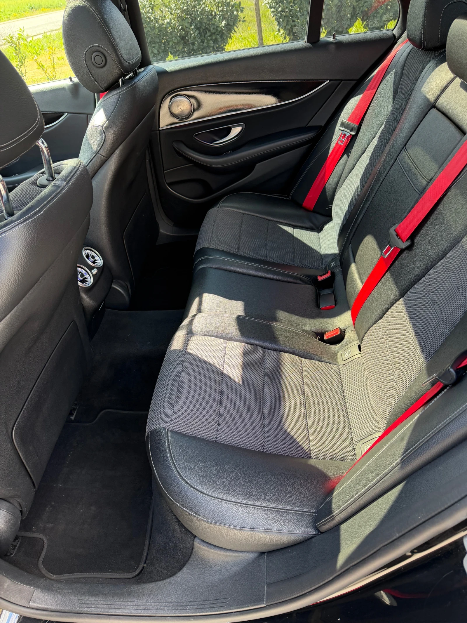 Mercedes-Benz E 220 BRABUS 800/ПАНОРАМА / AMBIENT PLUS / BURMESTER, снимка 8 - Автомобили и джипове - 54140804