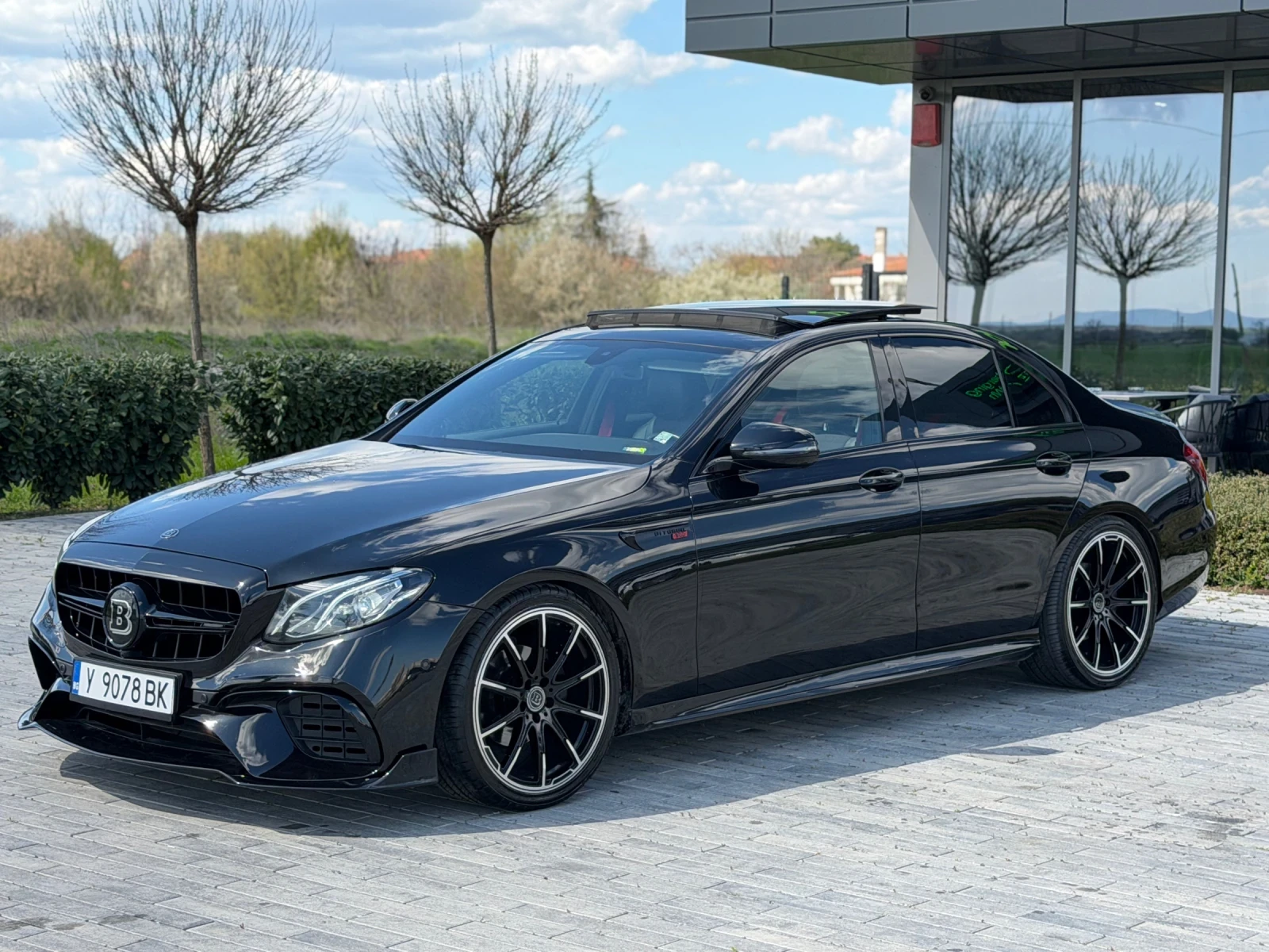 Mercedes-Benz E 220 BRABUS 800/ПАНОРАМА / AMBIENT PLUS / BURMESTER, снимка 2 - Автомобили и джипове - 54140804